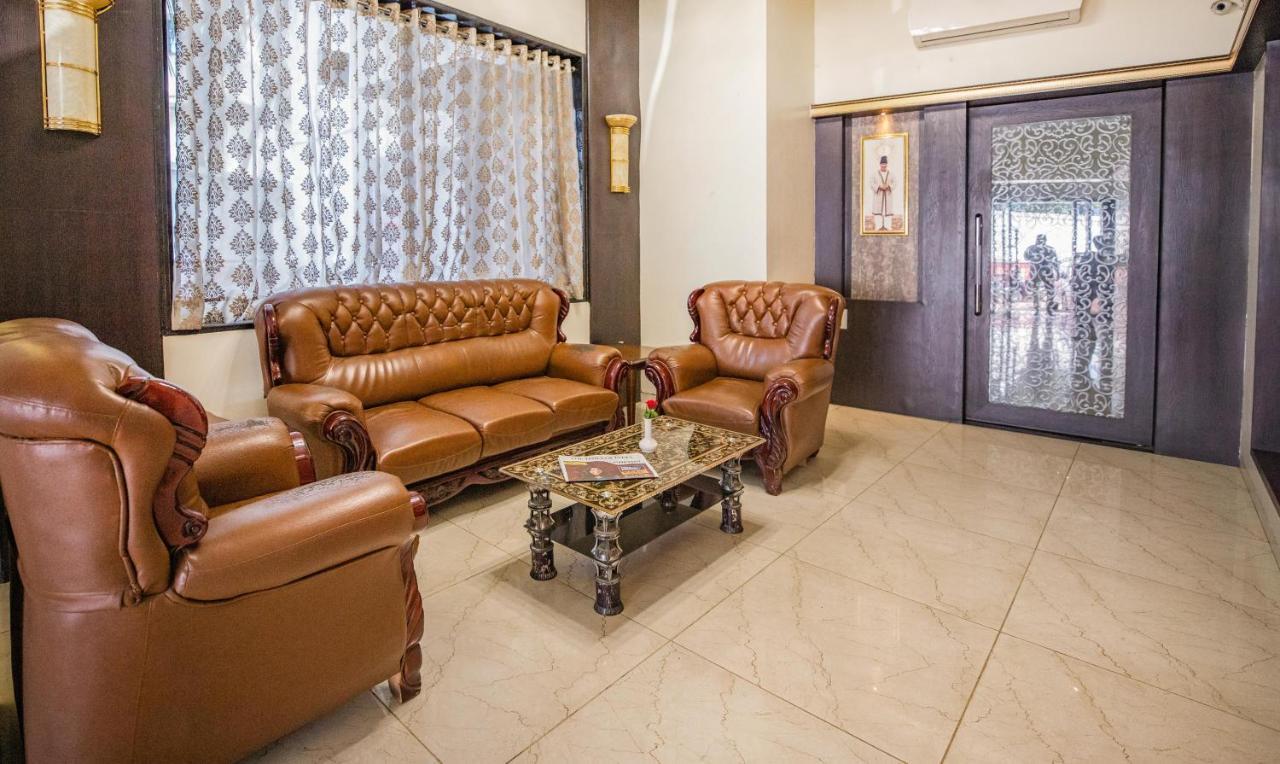 Hotel 24 Seven Nashik Esterno foto