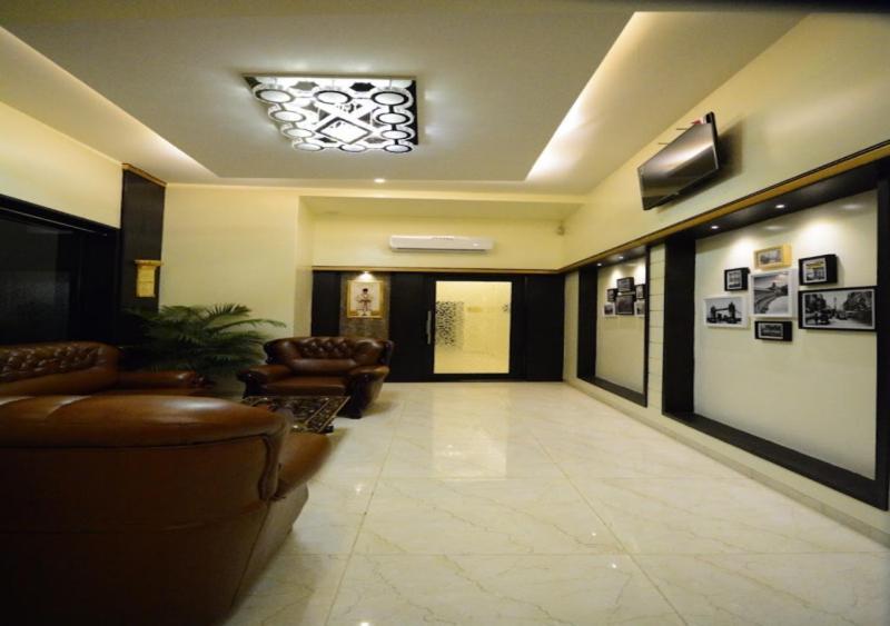 Hotel 24 Seven Nashik Esterno foto