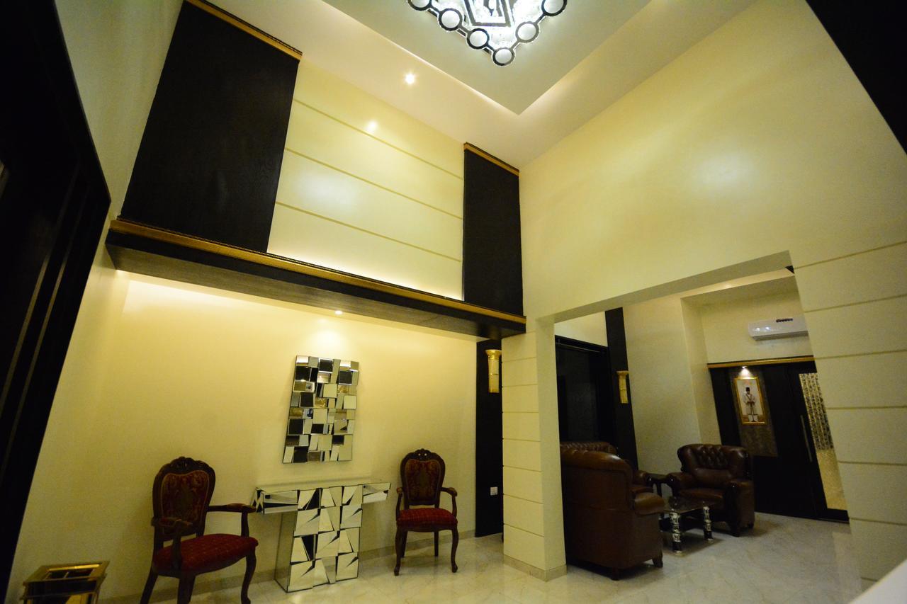 Hotel 24 Seven Nashik Esterno foto